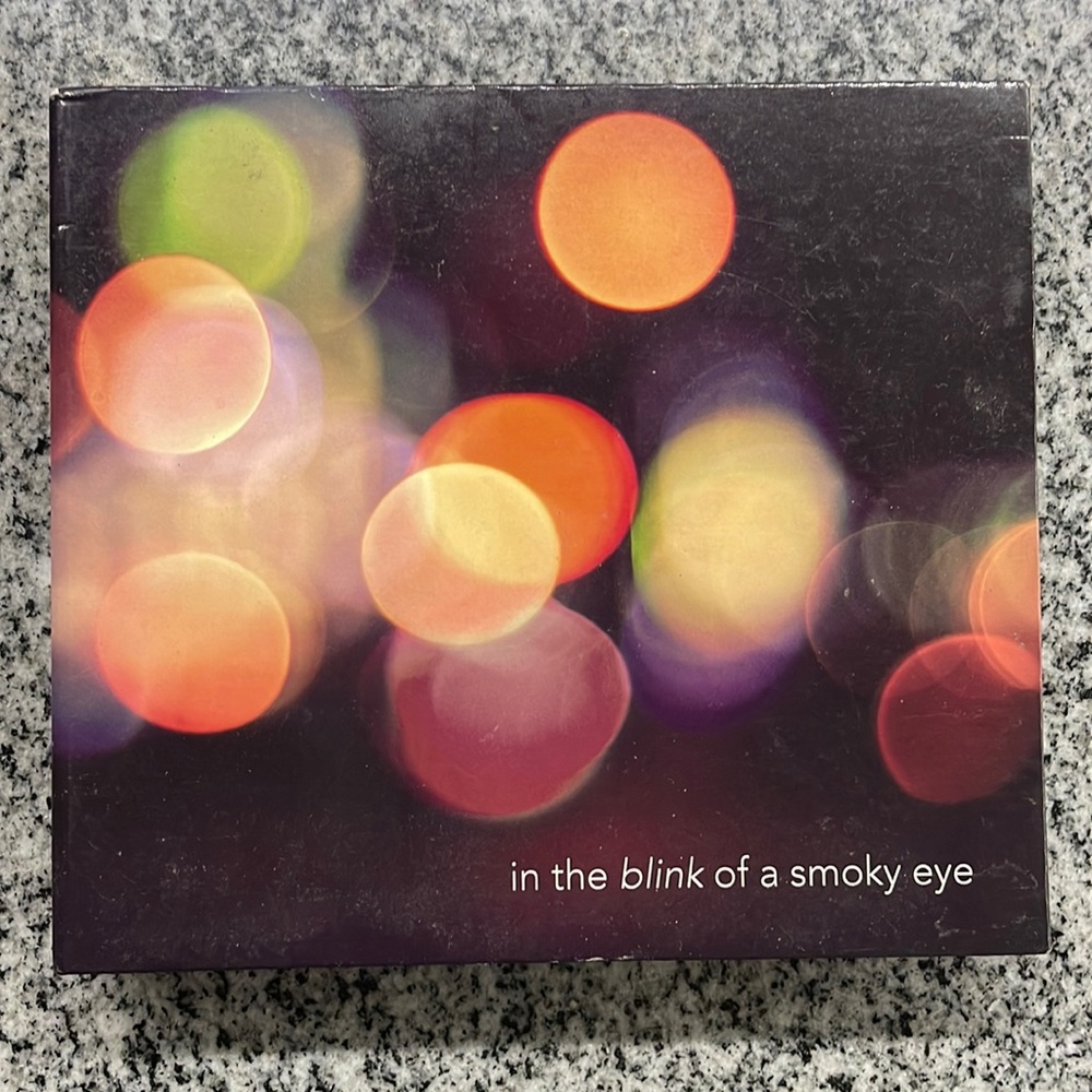 NIB Jane Iredale In the Blink of a Smokey Eye Kit
